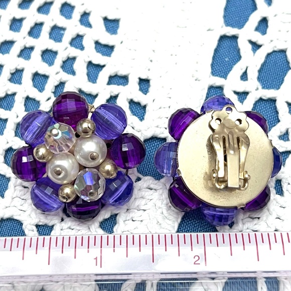 Amazing vintage purple cluster clip on earrings - Picture 7 of 8